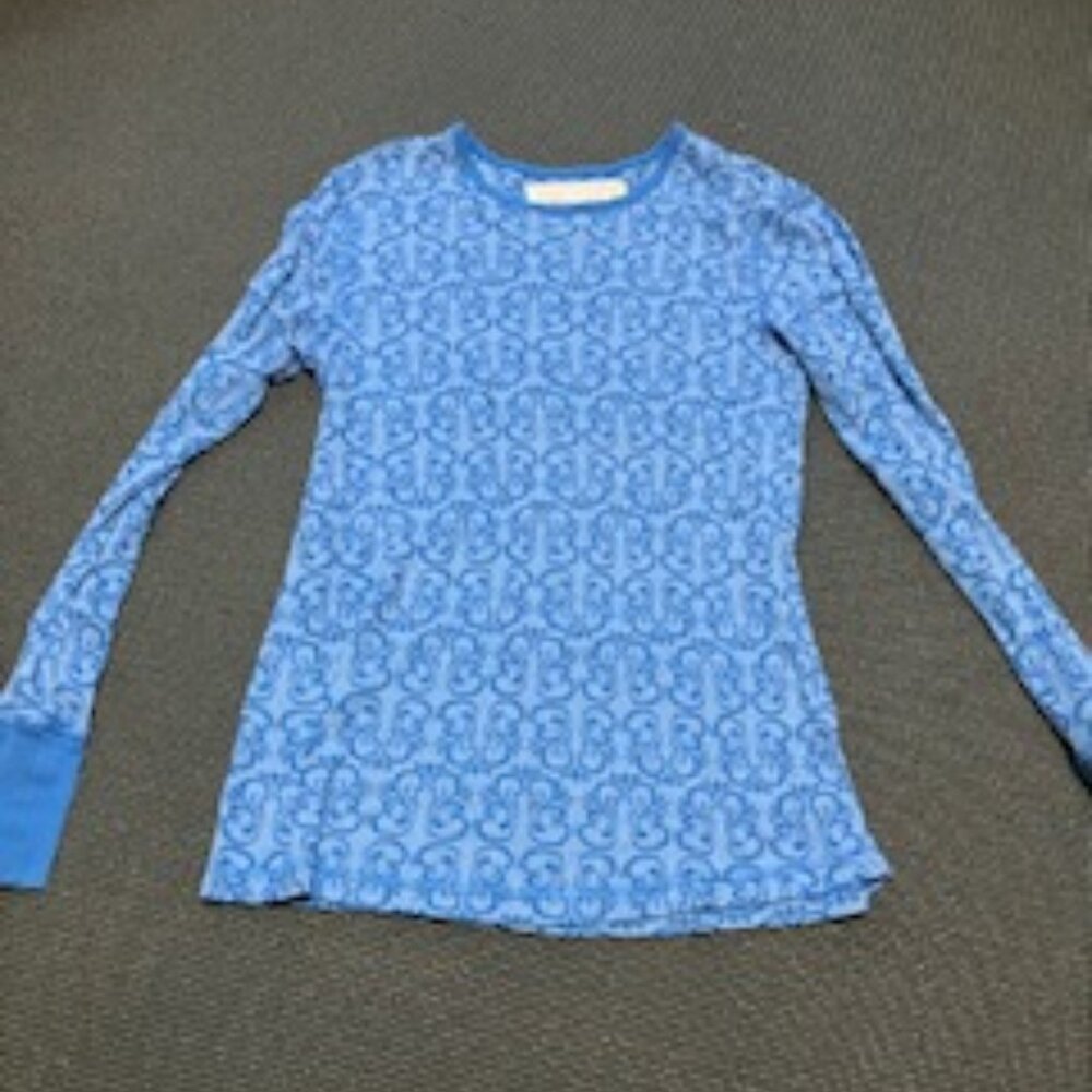 Aventura long sleeve blue printed t-shirt, from vintage Title Nine Size Large